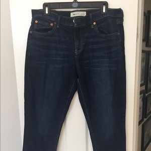 GAP Girlfriend Jeans size 31